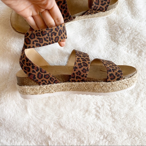 Leopard Print Espadrille Platform Sandals NWT - Picture 8 of 8